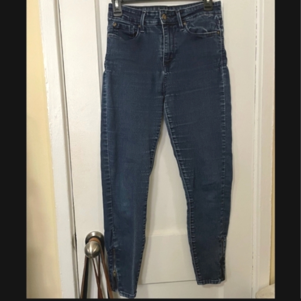 Levi's high, zipper ankle